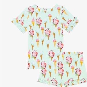NWT- Posh Peanut Sophia short sleeve ruffle pajamas